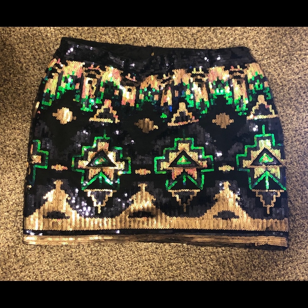 Short sequin skirt
